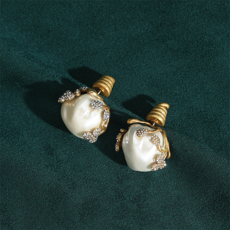 Personality Trendy Brass Baroque Pearl Necklace