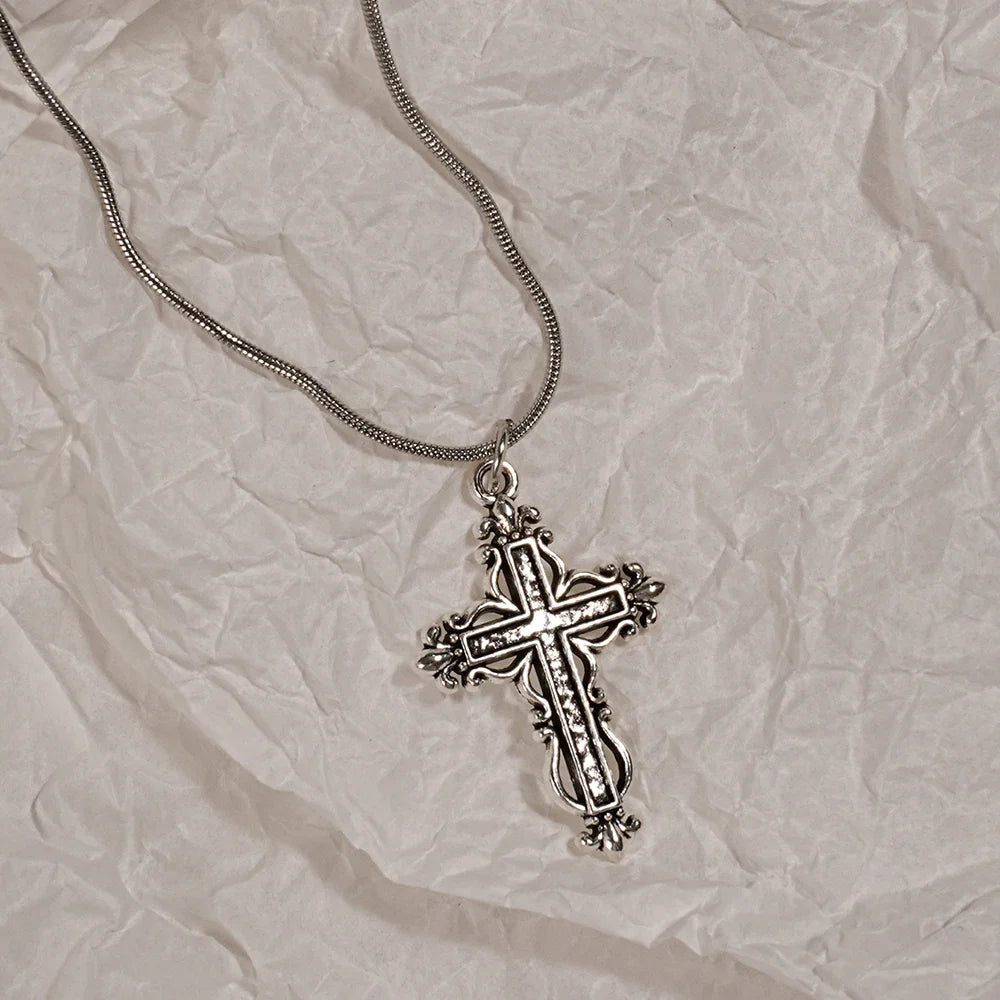 Y2K Sweet Cool Girl Personalized Creative Cross Love Pendant Necklace, Suitable for Daily Wearing