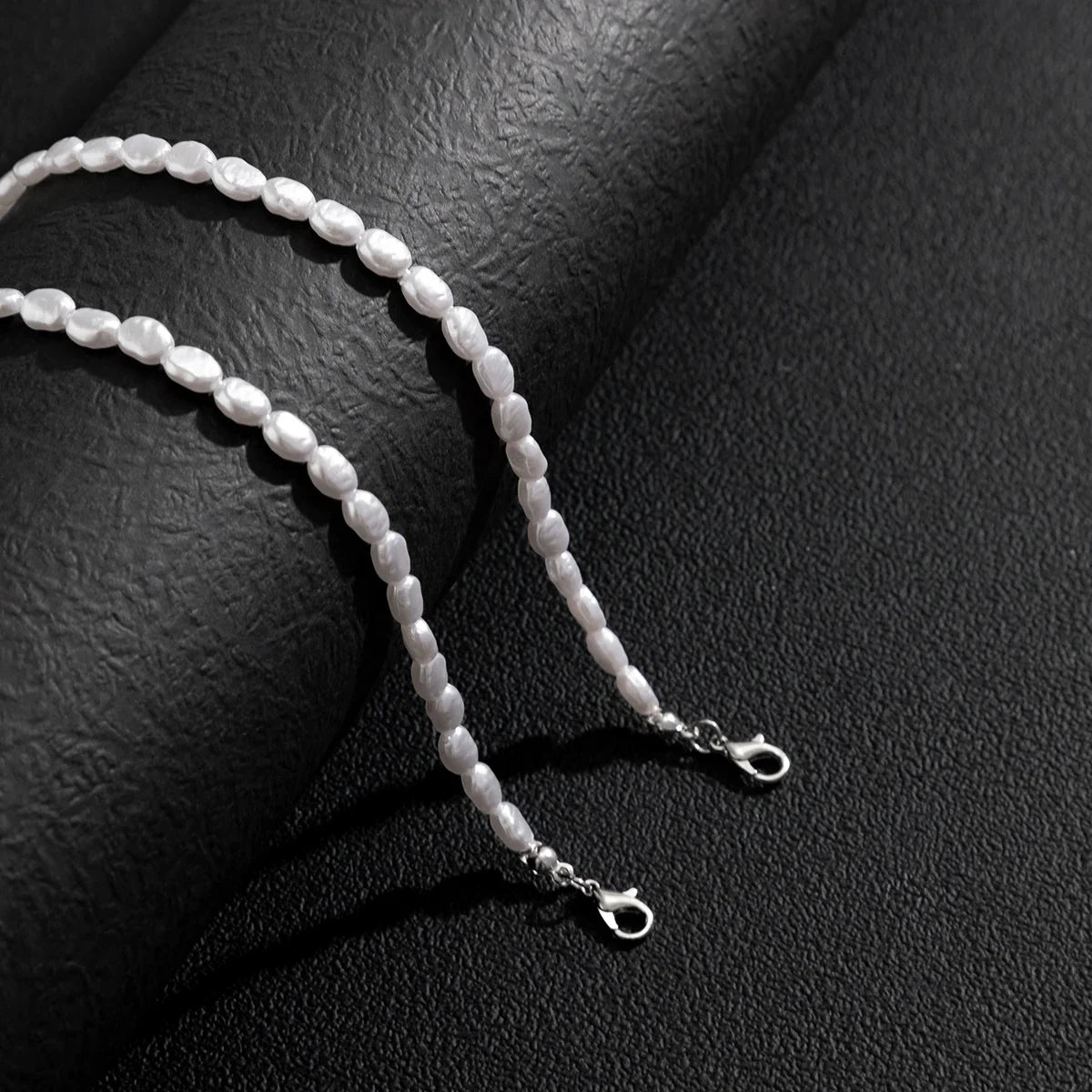 New Fashion Simple Faux Pearl Choker Necklace for Women Vintage Elegant Beaded Temperament Necklace Wedding Party Jewelry Gifts