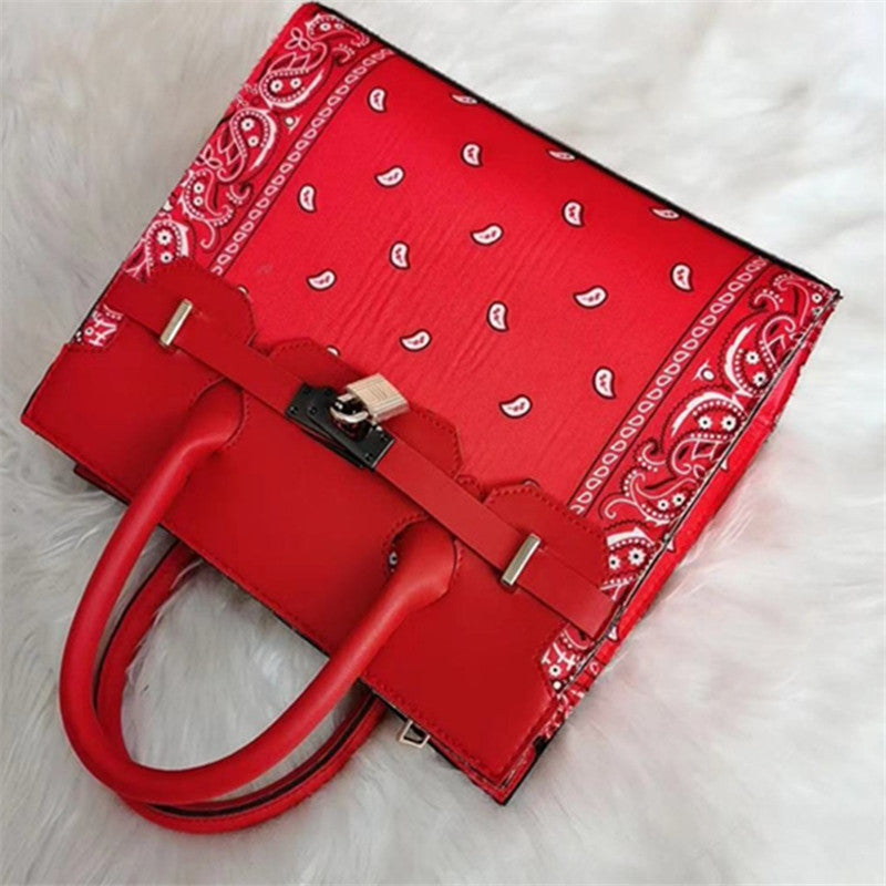 Chic & Sophisticated Shoulder Bag – Minimalist Elegance for Modern Women
