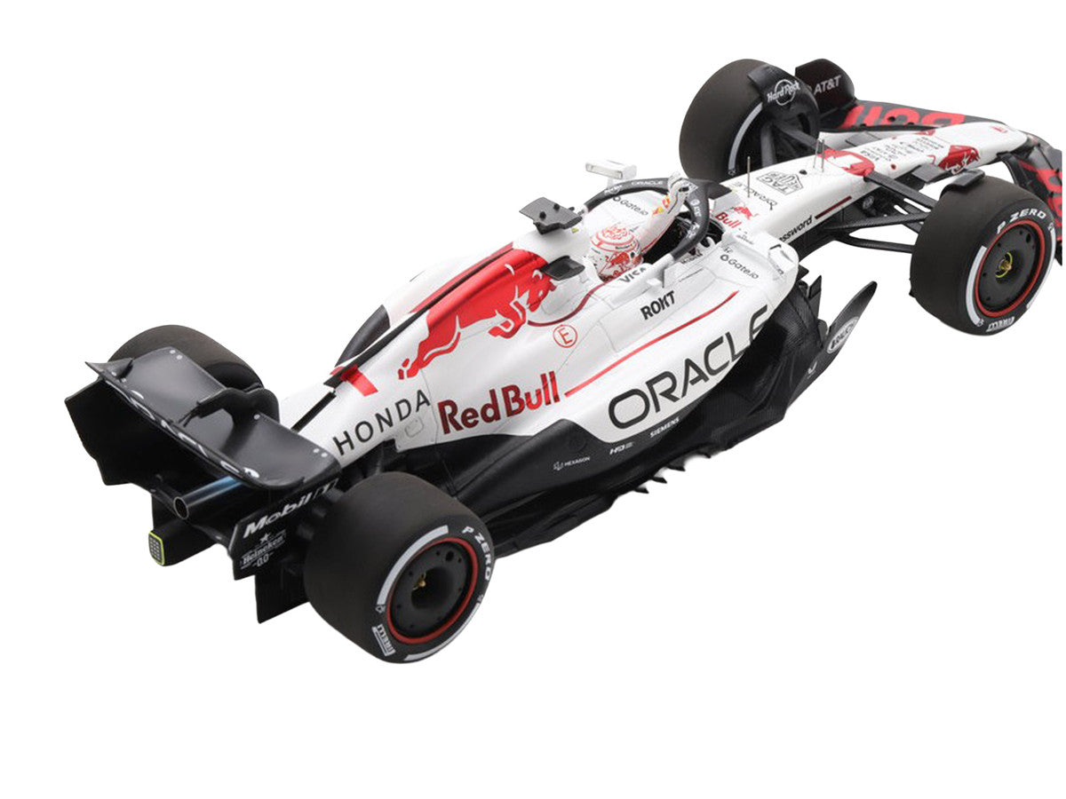 Red Bull Racing RB21 #1 Max Verstappen "Oracle Red Bull Racing" Winner Formula One F1 "Japanese GP" (2025) with Acrylic Display Case 1/18 Model Car by Spark