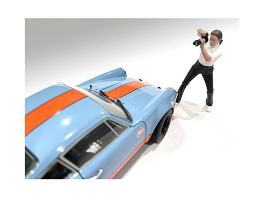 "Photographers" Figure #2 for 1/18 Scale Models by American Diorama