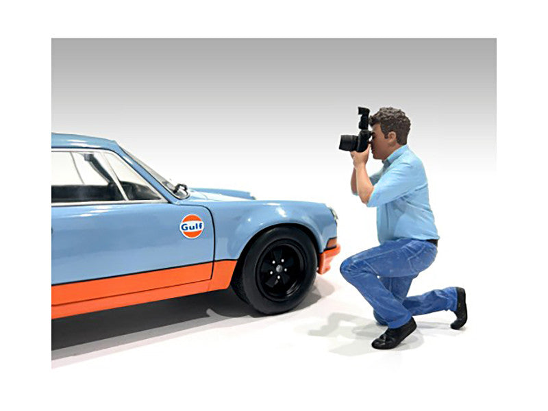 "Photographers" Figure #3 for 1/24 Scale Models by American Diorama