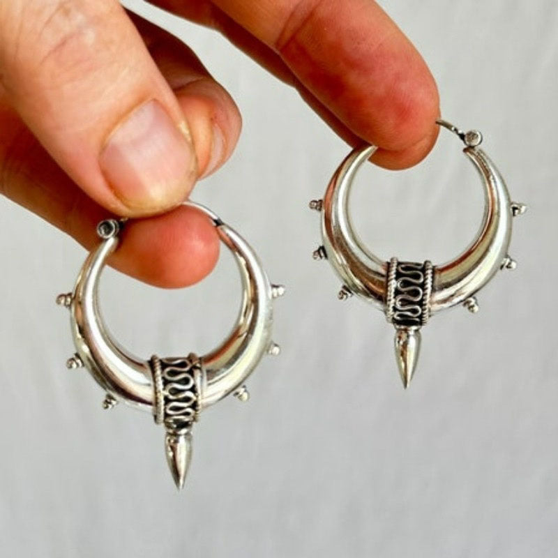 Simple Geometric Gypsy Curved Metal Ear Ring
