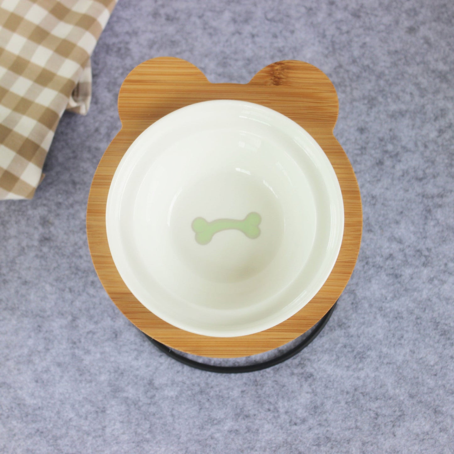 Slanted pet bowl with bamboo stand