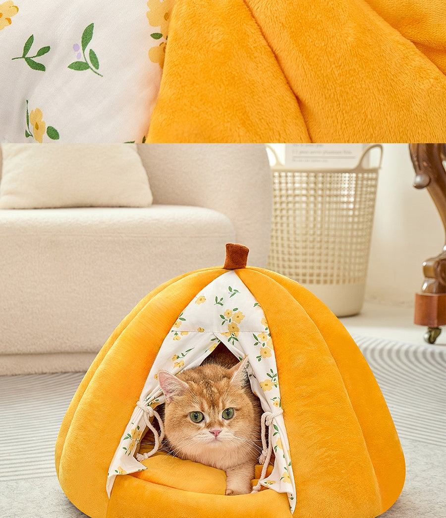 Pumpkin-shaped Cat Bed