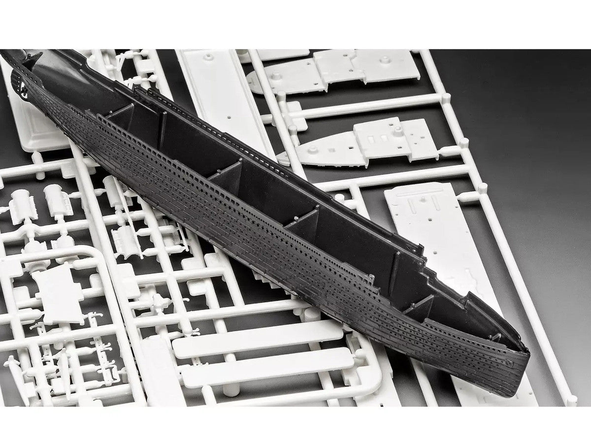 Level 4 Model Kit R.M.S. Titanic All-Included Kit 1/1200 Scale Model by Revell