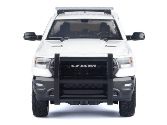 2019 RAM 1500 Laramie Crew Cab Pickup Truck with Truck Bed Camper White "Custom Builder's Kit" Series 1/27 Diecast Model Car by Motormax