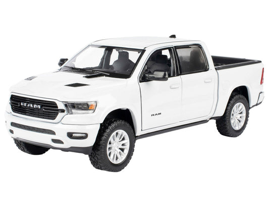2019 RAM 1500 Laramie Crew Cab Pickup Truck White "Timeless Legends" Series 1/24 Diecast Model Car by Motormax