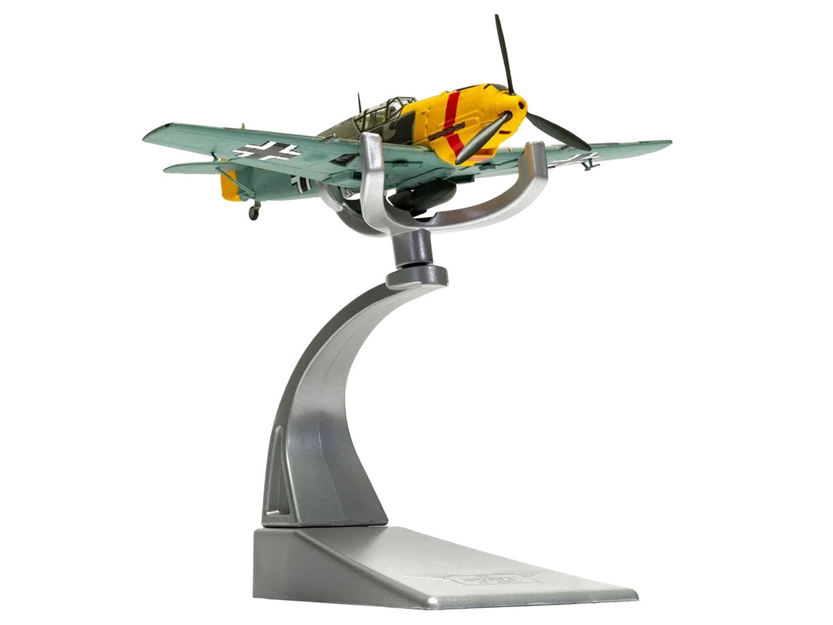 Messerschmitt Bf 109E-4/B Jabo Fighter-Bomber Aircraft "Oberleutnant Walter Rupp 3./JG53 RAF Manston Battle of Britain" (1940) German Luftwaffe "The Aviation Archive" Series 1/72 Diecast Model by Corgi