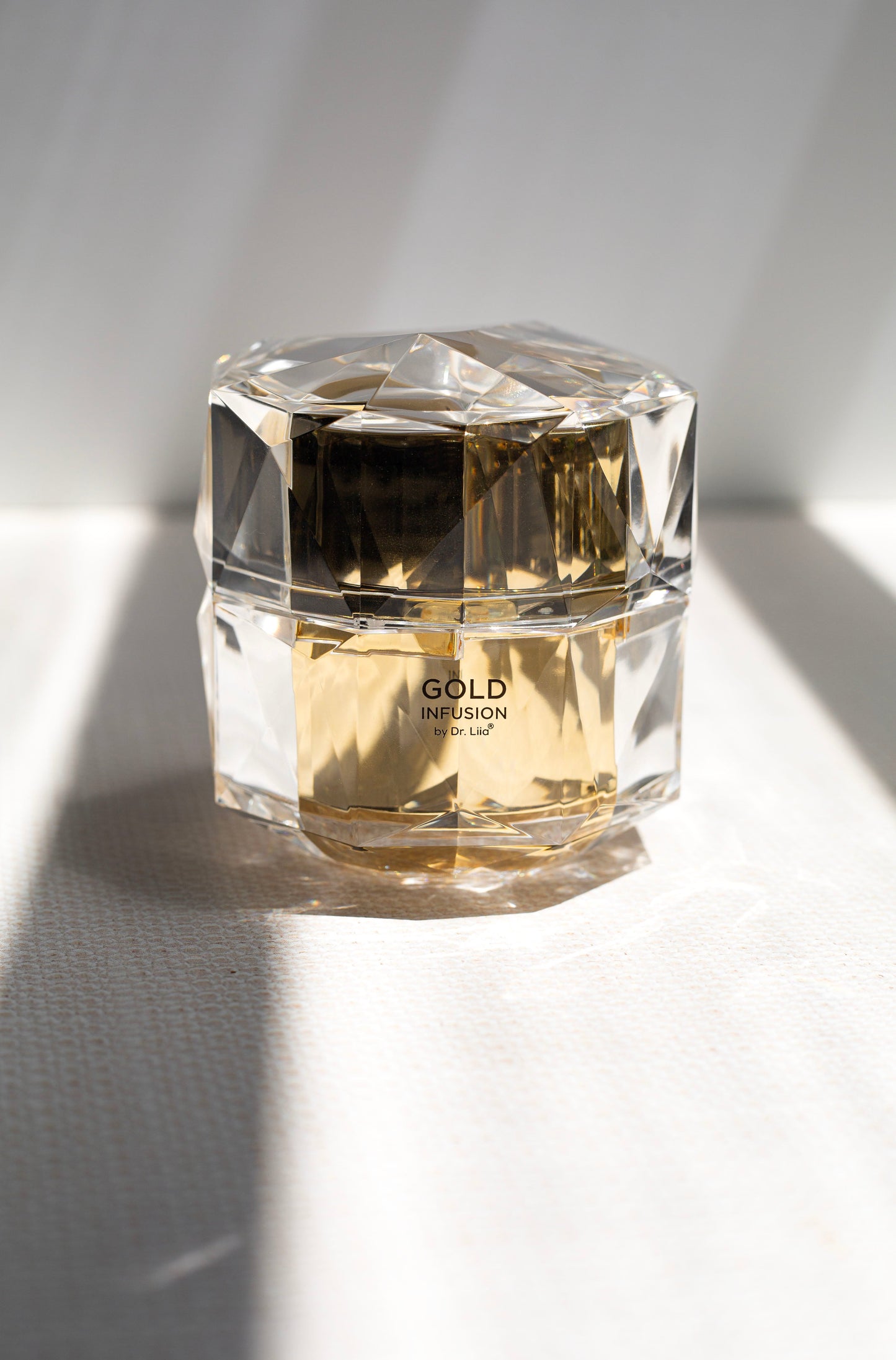 Gold Peptide Moisturizer with Niacinamide and Ceramide