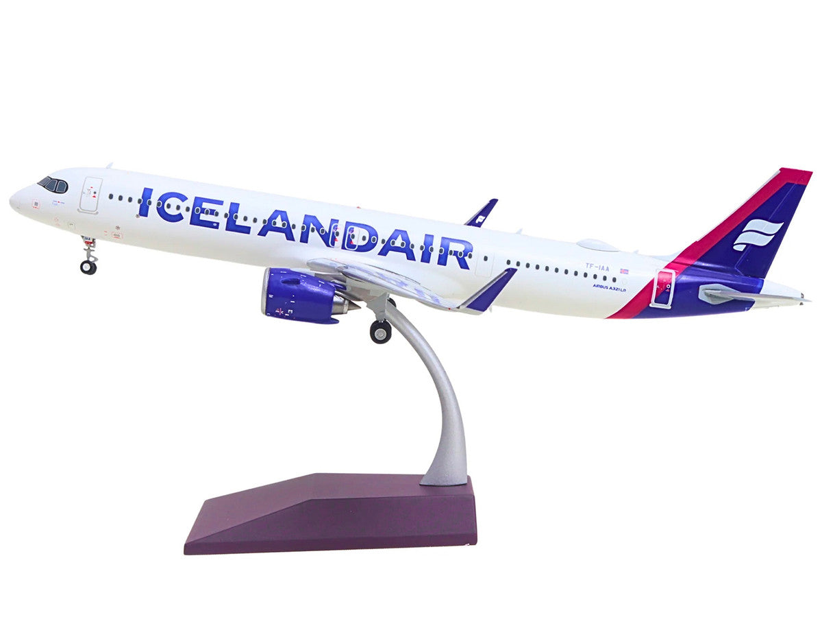 Airbus A321neo Commercial Aircraft "Icelandair" (TF-IAA) White with Blue and Pink Tail "Gemini 200" Series 1/200 Diecast Model by GeminiJets