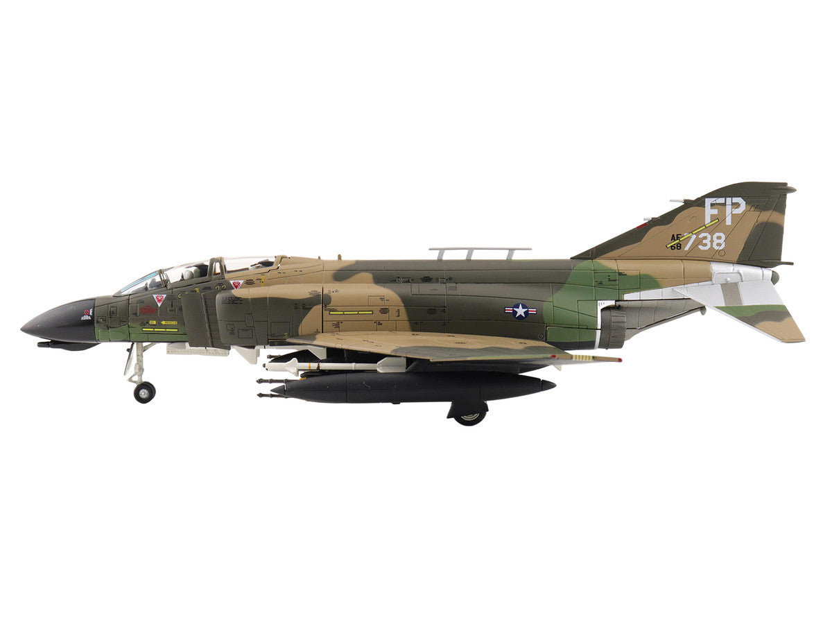 McDonnell Douglas F-4D Phantom II Fighter-Bomber Aircraft "66-8738 Night Owl 497th TFS Ubon RTAFB Thailand" (1972) United States Air Force "Air Power Series" 1/72 Diecast Model by Hobby Master