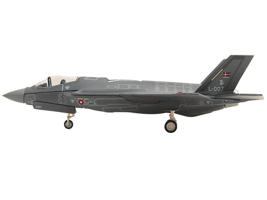 Lockheed Martin F-35A Lightning II Aircraft "Eskadrille 727 Skrydstrup Air Base" (L-007) Royal Danish Air Force 1/200 Diecast Model by Herpa