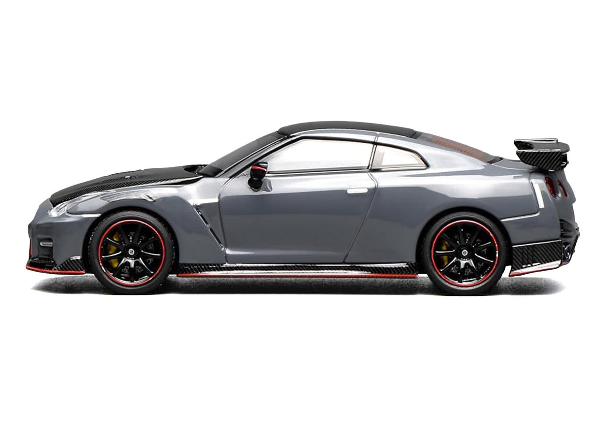 2022 Nissan GT-R Nismo (R35) RHD (Right Hand Drive) Stealth Gray with Carbon Hood and Top "Senior 64" Series 1/64 Diecast Model Car by MotorHelix