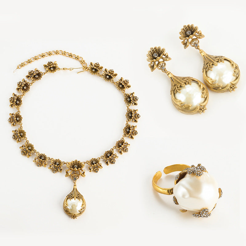 Personality Trendy Brass Baroque Pearl Necklace