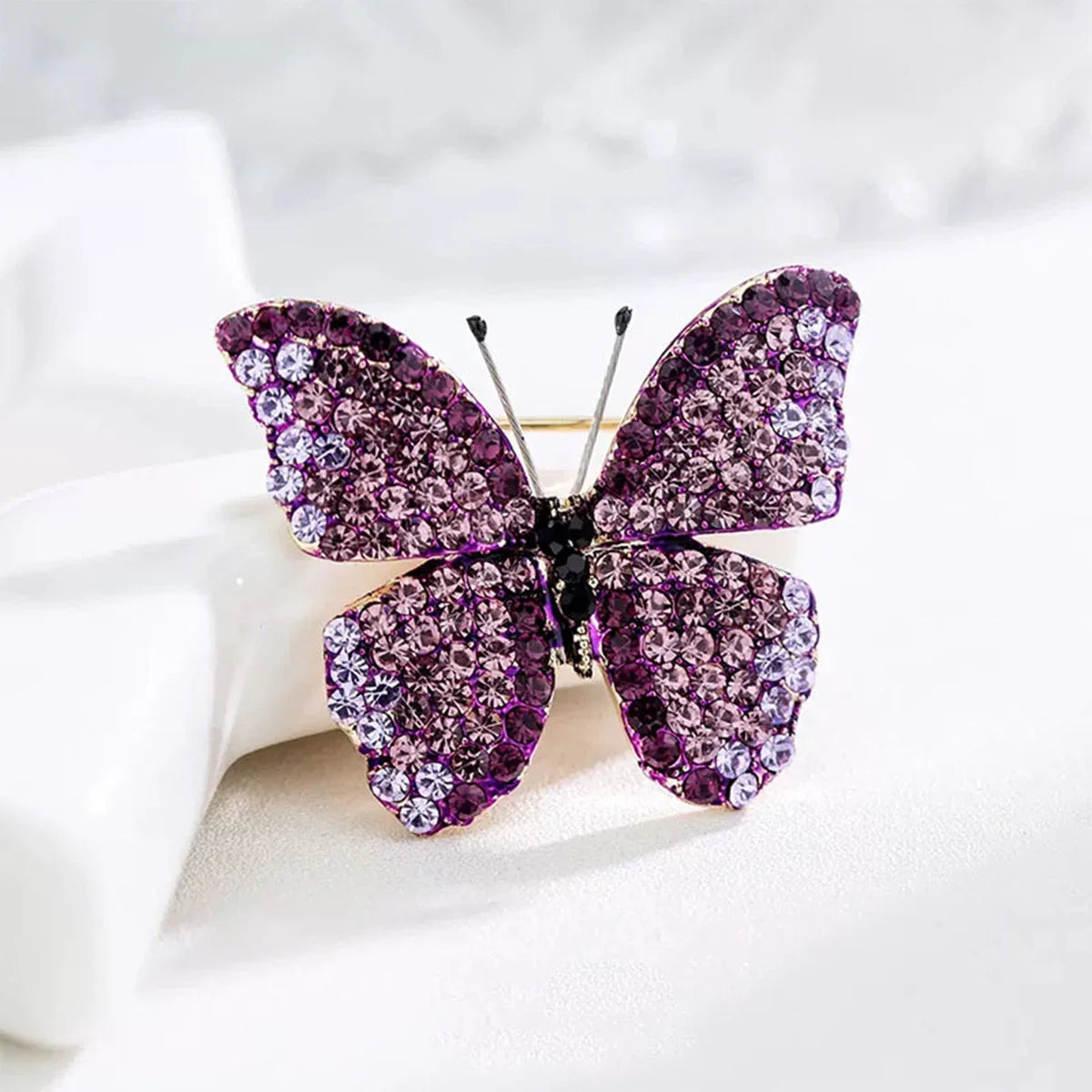 Cute Butterfly Brooch for Women, Sparkling and Vibrant with Forest Style Design, Daily Wear Brooch Accessories