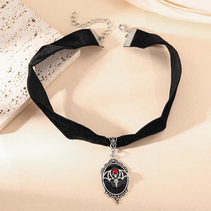 Gothic Vampire Cameo Pendant Choker Velvet Necklace for Women Fashion Pagan Witchcraft Jewelry Female Gifts Creative Punk Choker