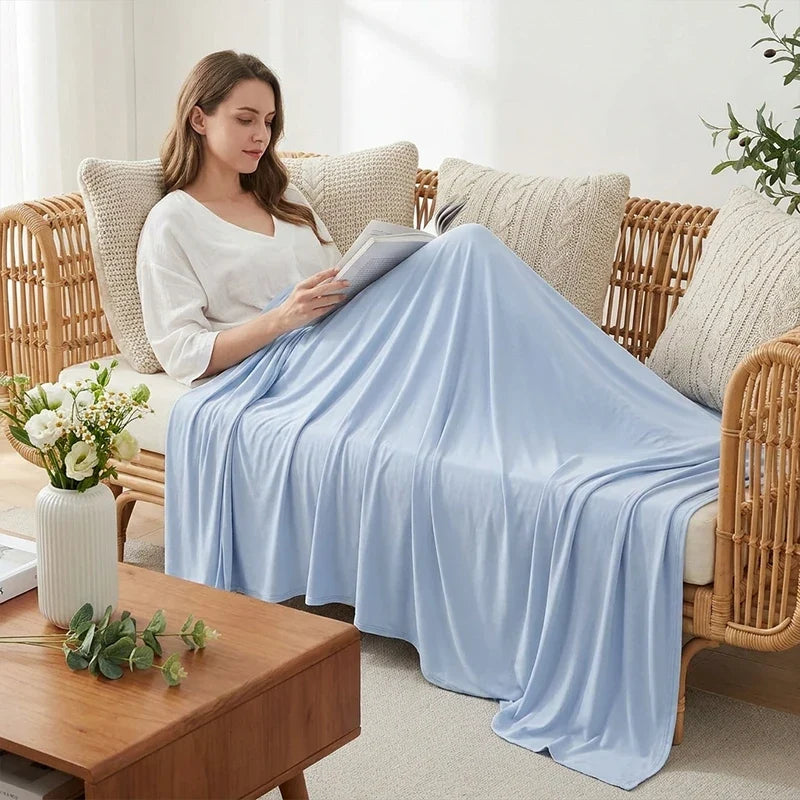 Summer Blanket Ice Silk Cooling Blanket Lightweight Breathable Air Condition Cooling Quilt Skin-friendly Duvet Comforter