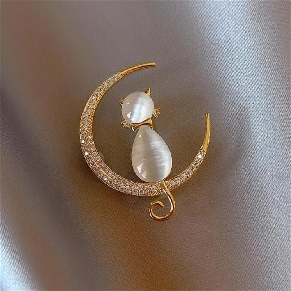Rhinestone Hexagram Brooches for Women Men Fashion Starburst Metal Lapel Pin Clothes Accessories Office Leisure Jewelry Gift