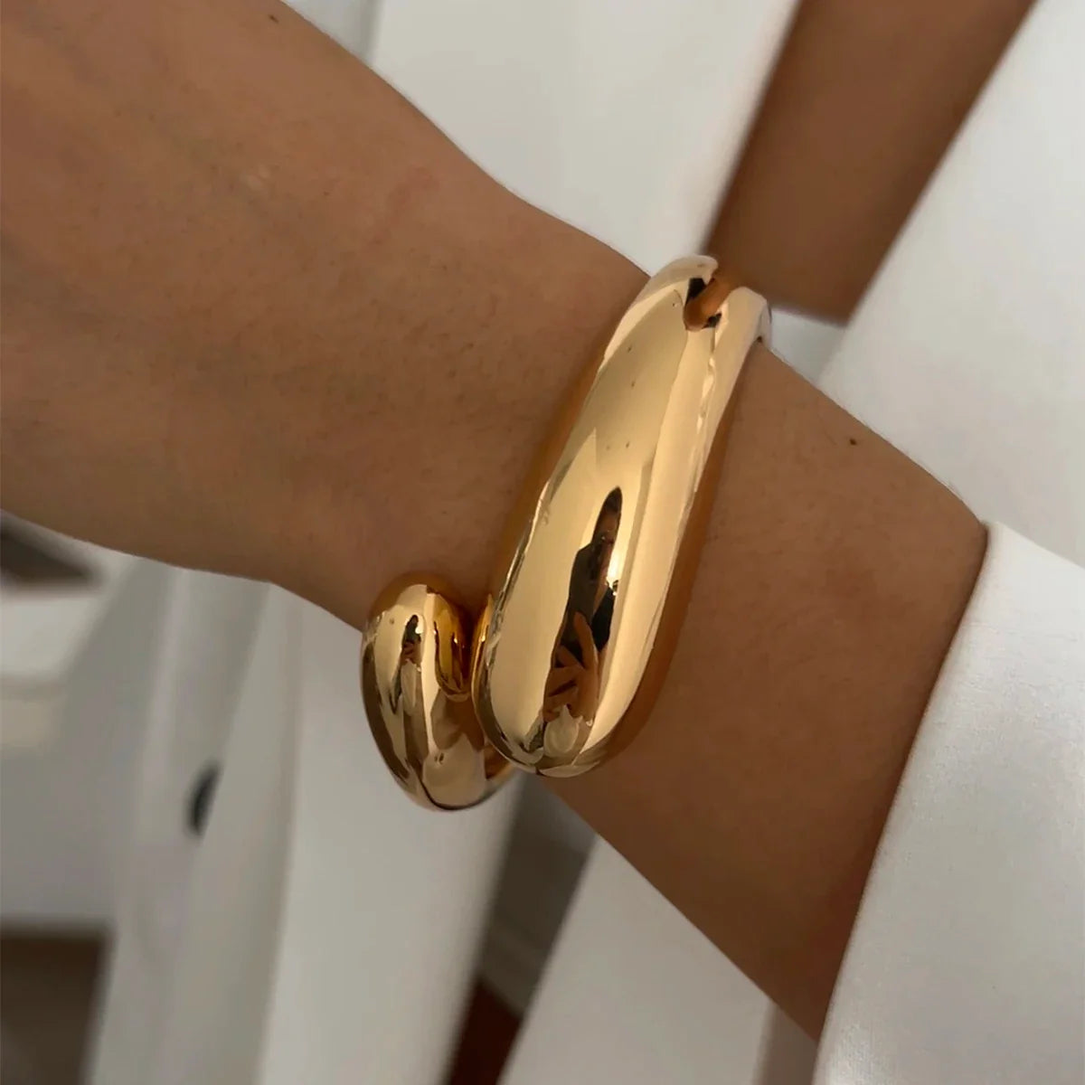 SHIXIN Design Geometric Water Drop Gold Color Wide Spring Bangles for Women Elegant Imitation Pearl Cuff Bracelets New Jewelry