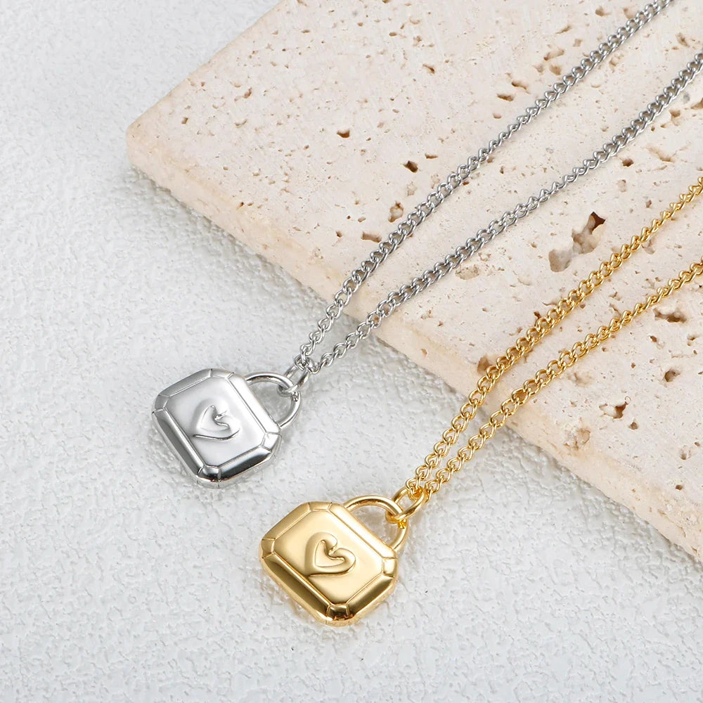 Stainless Steel Heart-shaped Pendant Necklace Metal Waterproof Jewelry For Women