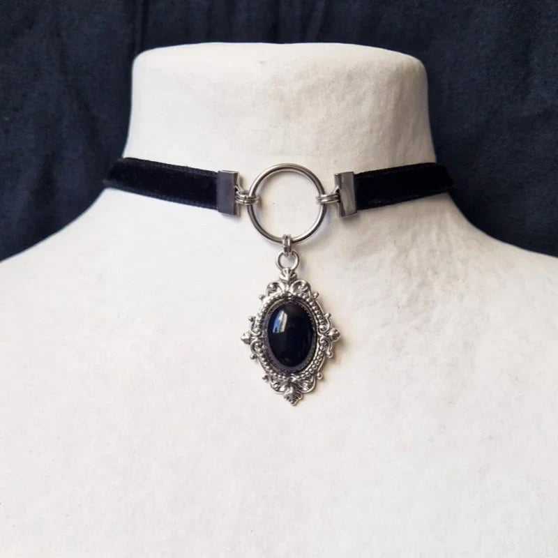 Gothic Vampire Cameo Pendant Choker Velvet Necklace for Women Fashion Pagan Witchcraft Jewelry Female Gifts Creative Punk Choker