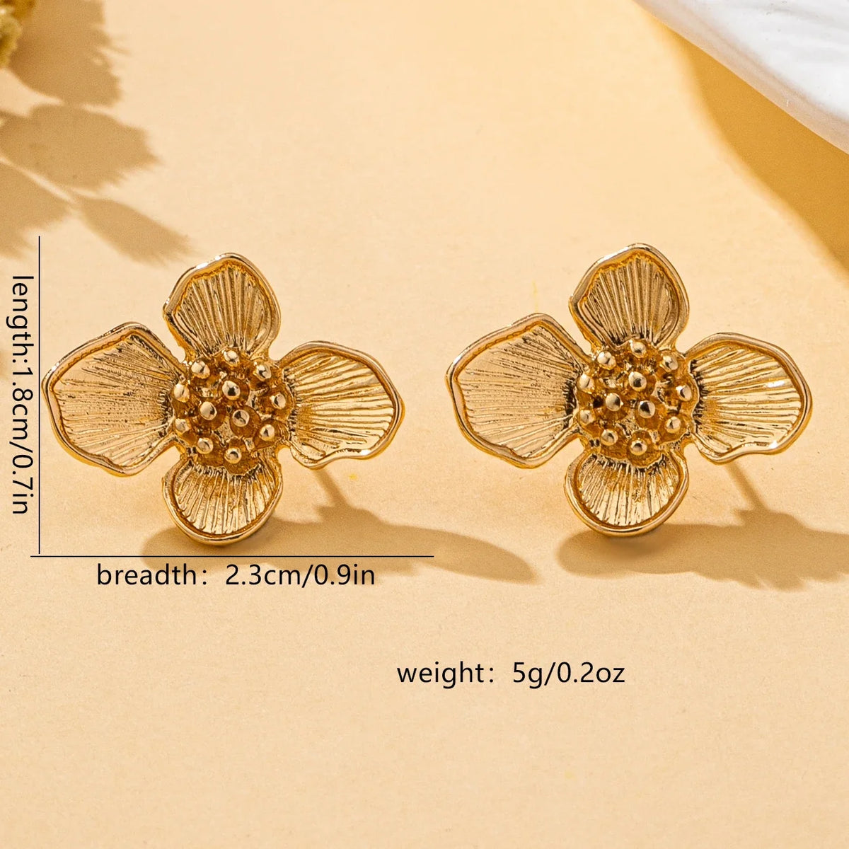 Women's Fashion Earrings Bohemian Style Three-Dimensional Flower Earrings in Green, Purple, White, and Gold, Elegant and Simple Earrings Suitable for Daily Wear and Vacation Wear, No Box
