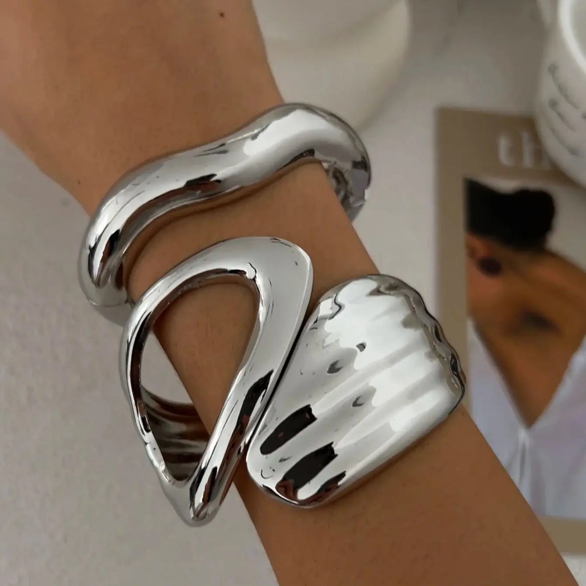 SHIXIN Design Geometric Water Drop Gold Color Wide Spring Bangles for Women Elegant Imitation Pearl Cuff Bracelets New Jewelry