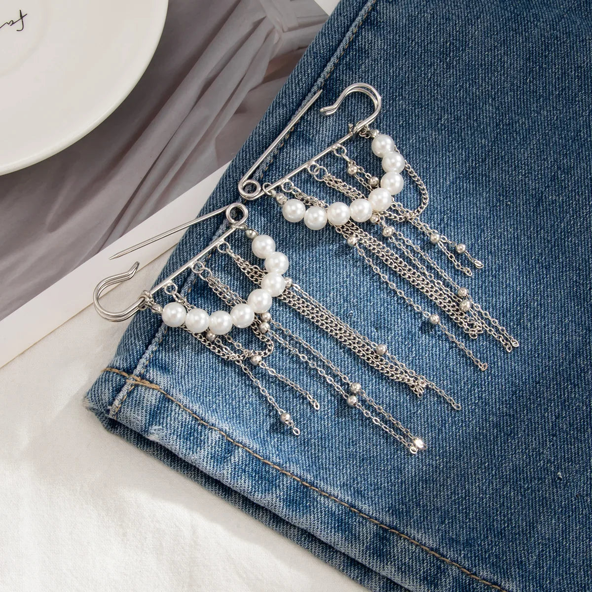 Retro Sweet Imitation Pearl Metal Chain Tassel Pendant Pin Pants Foot Chain 2025 Creative Girl Fashion Sweet Fashion Jewelry