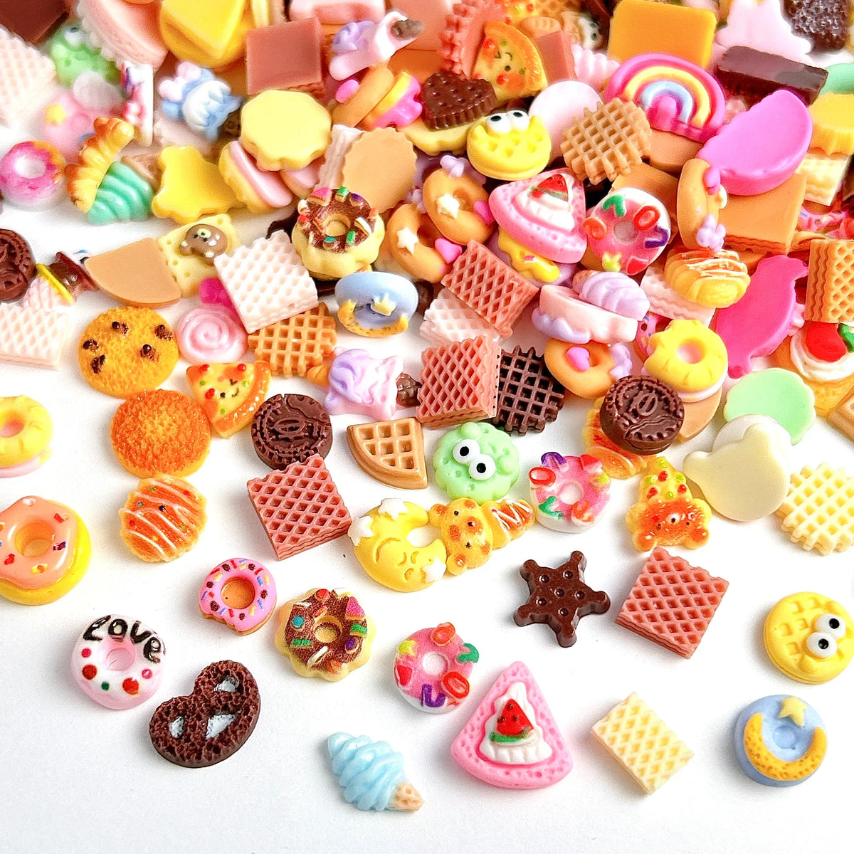50PCS Cartoon Resin Nail Charms Simulated Biscuits Bear Croissant Donuts Cake Mix Design Creative Painted DIY Nail Art