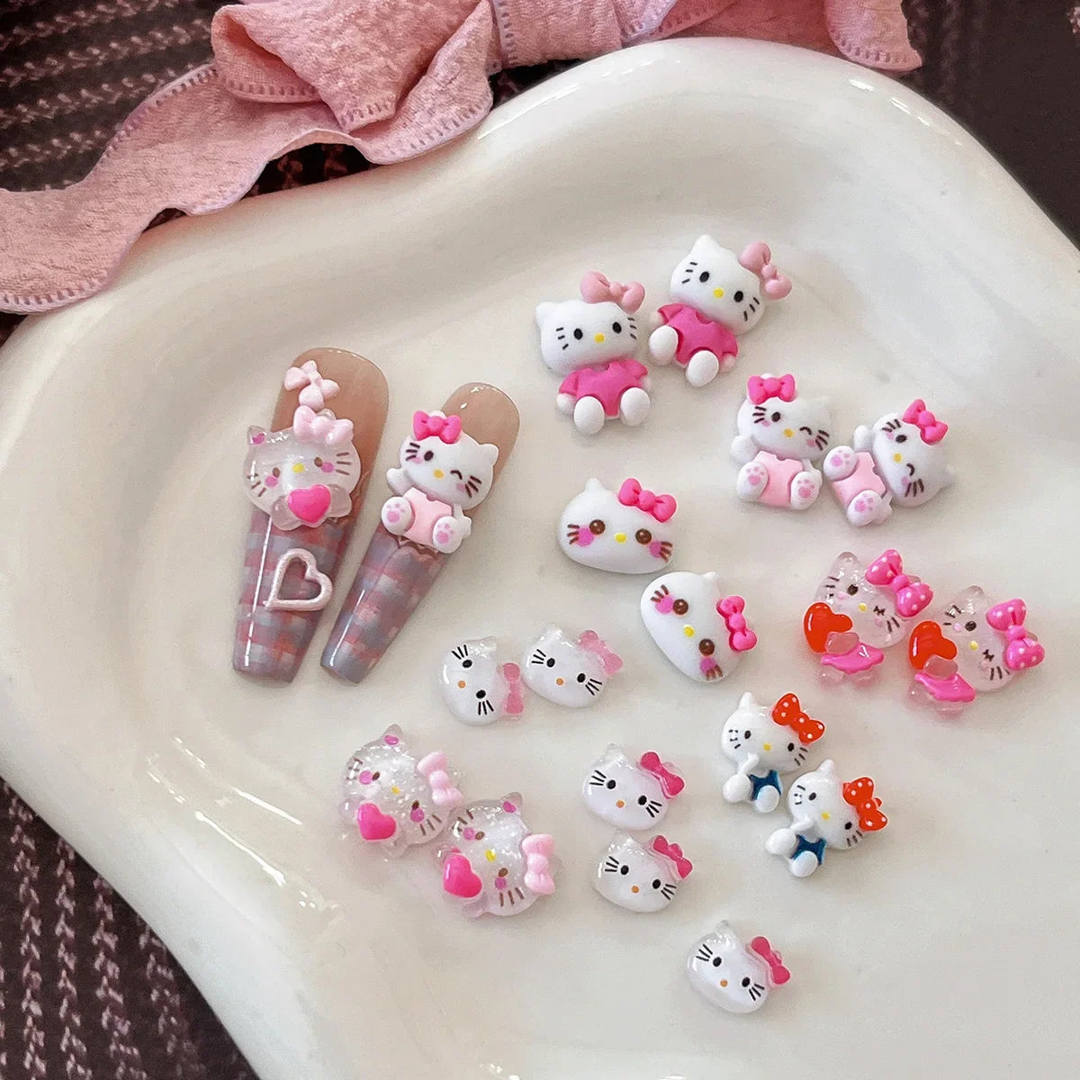 120PCS Box Mixed Hello Kitty 3D Nail Charms Cute Cartoon Resin Ornaments Kawaii DIY Nail Art Manicure Decor Accessories
