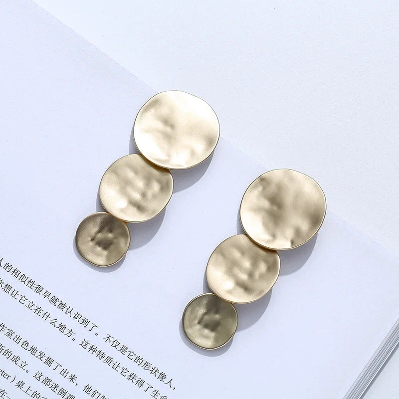 Trendy Vintage Hammered Texture Round Disc Clip on Earrings Non Pierced Matte Platting for Women Statement Earrings Jewelry