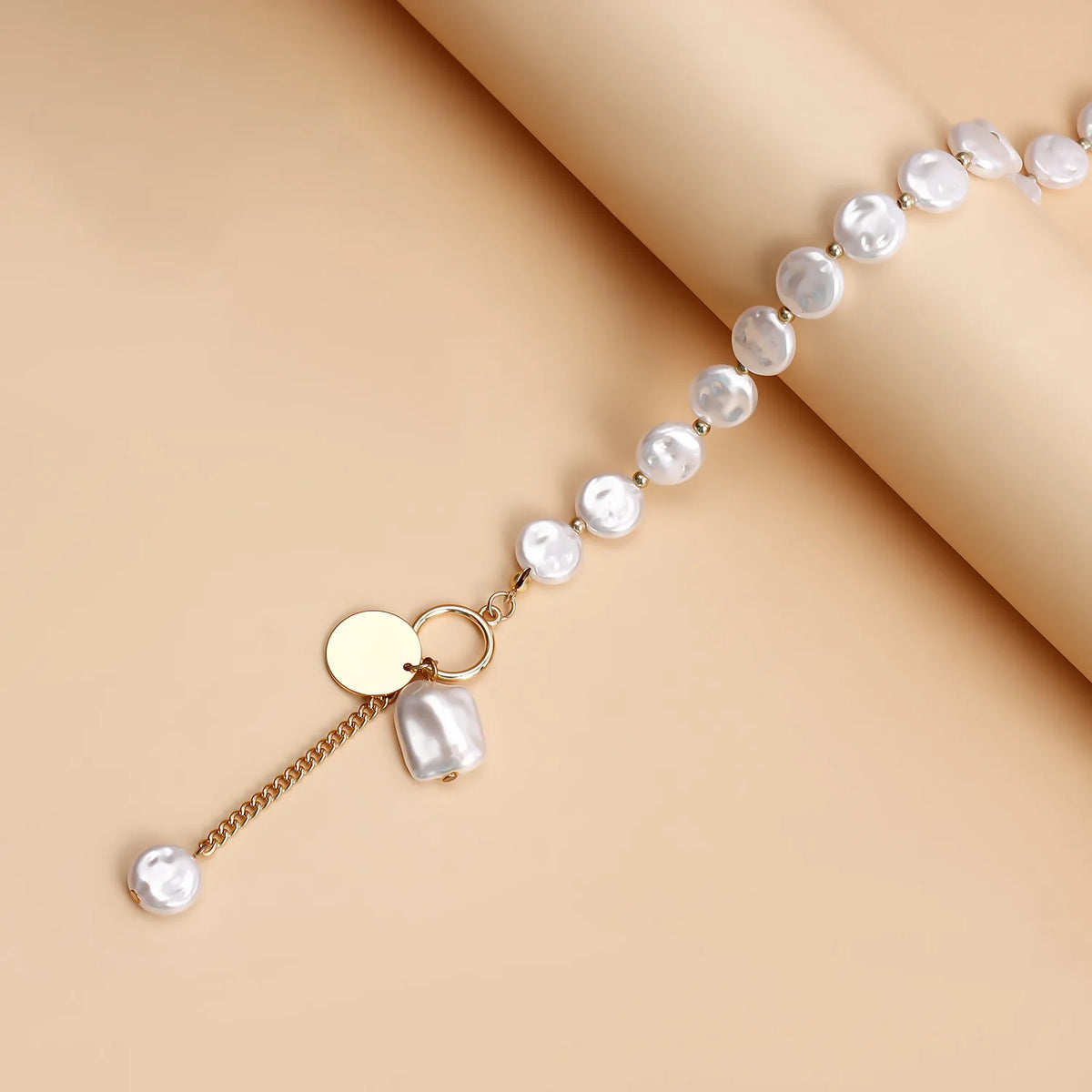 Kpop Imitation Pearl Beaded Pendant Necklace Moon Metal Link Splicing Choker for Women Ladies Jewelry Wedding