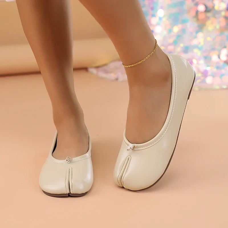 2025 Women's Leather Toe Separator Loafers Flat Comfortable Slip-On Breathable Casual Shoes