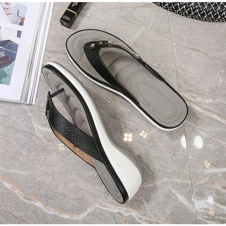 2023 Women's Slippers Summer New Fashion Metal Button Slides Shoes Wedge Beach Sandals Women Outside Platform Leisure Flip Flops