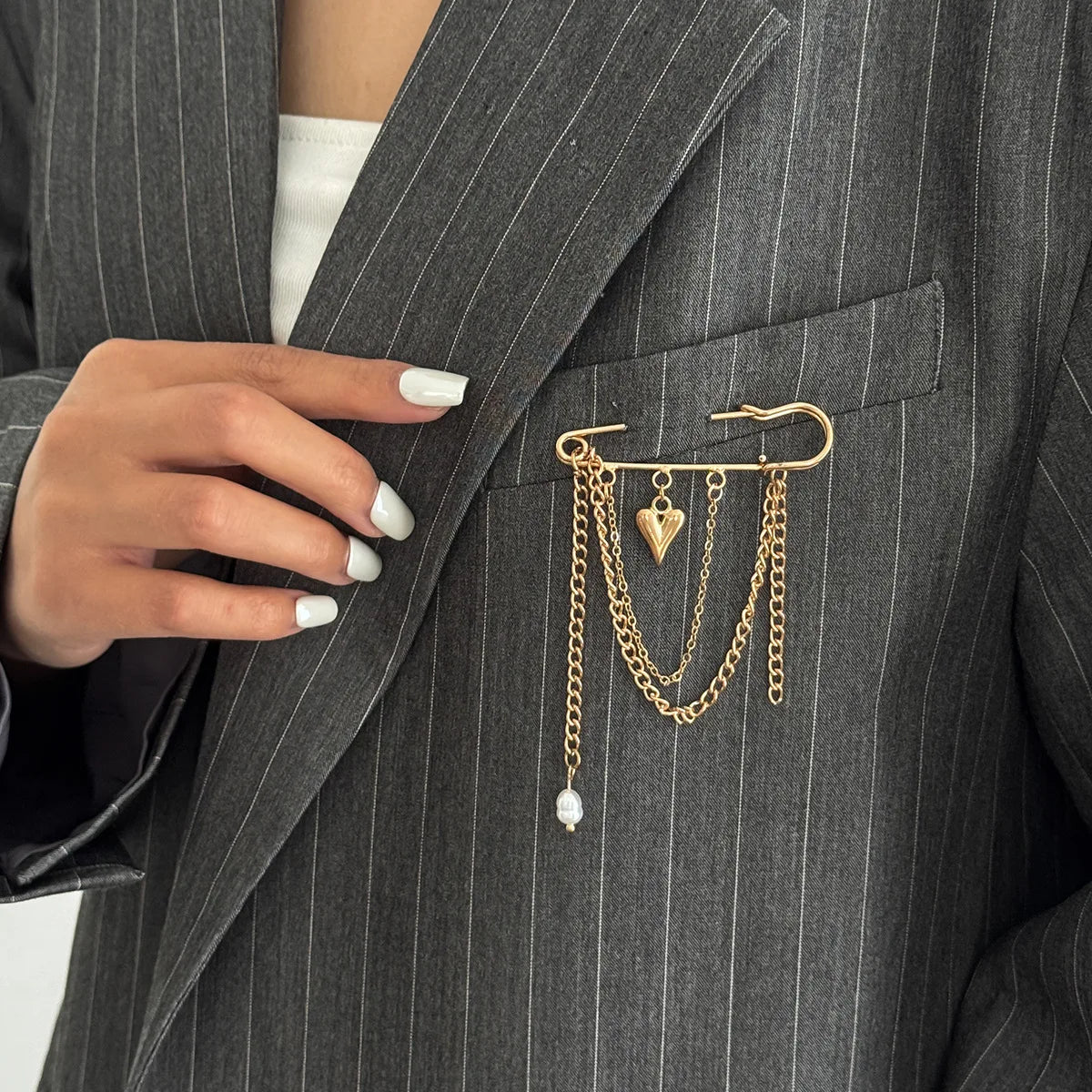 Retro Sweet Imitation Pearl Metal Chain Tassel Pendant Pin Pants Foot Chain 2025 Creative Girl Fashion Sweet Fashion Jewelry