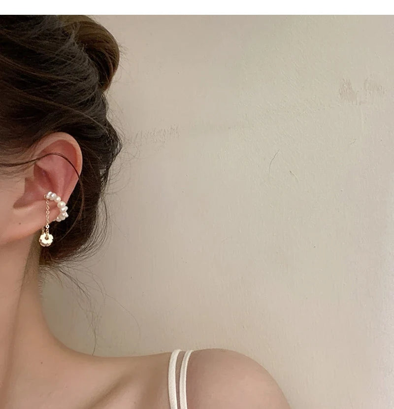 Irregular Pearl Ear Clip Fake Piercing Ear Cuff Artificial Pearls Ear Clips On Earrings Women French Retro Elegant Jewelry Gifts