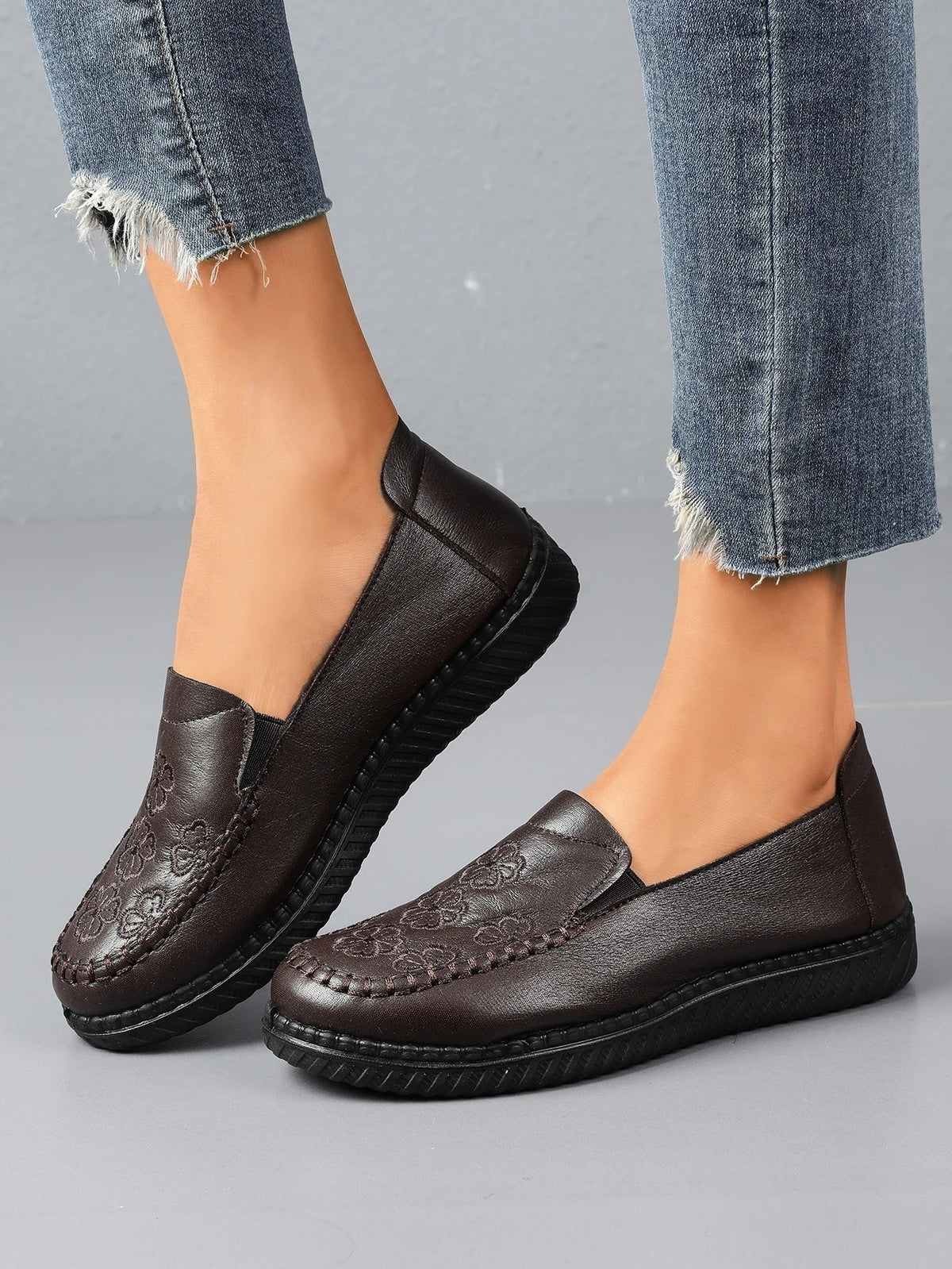 Women's Spring Autumn Leather Loafers Floral Embossed Slip‑On Flats Anti‑Slip Comfort Casual Mom Daily Walking Free Shipping