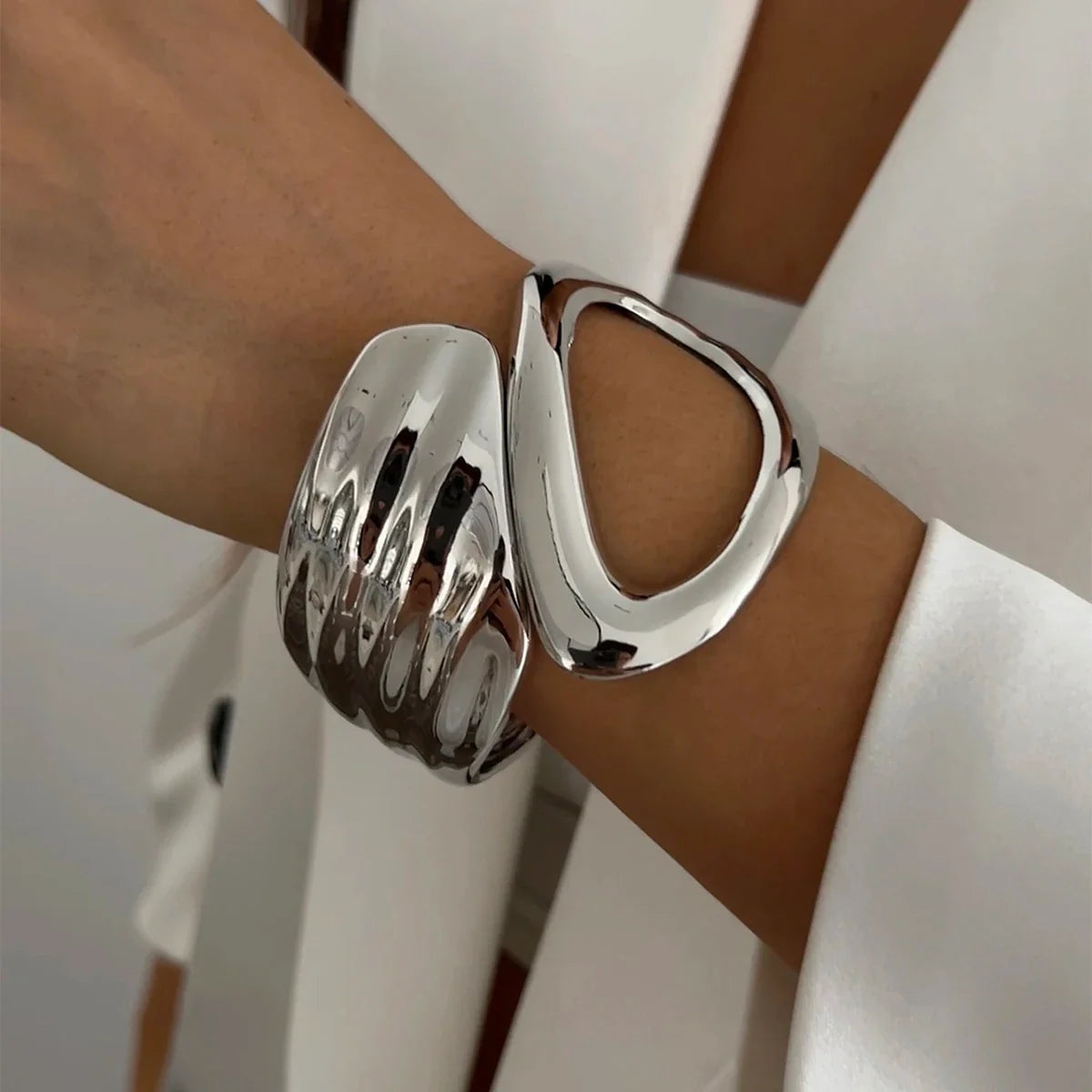SHIXIN Design Geometric Water Drop Gold Color Wide Spring Bangles for Women Elegant Imitation Pearl Cuff Bracelets New Jewelry