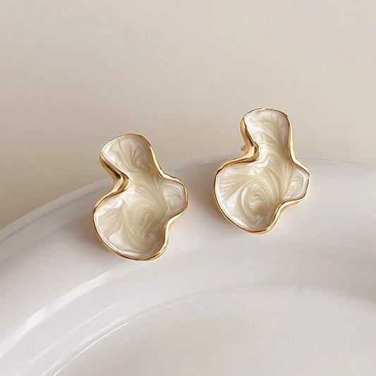 Artistic Abstract White Black Pink Color Cloud Irregular Stud Earring for Women Temperament Ear Jewelry Simple Party Gift
