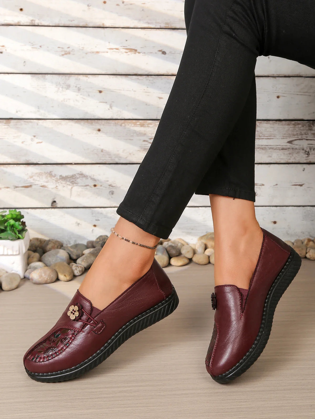 Women's Spring Autumn Leather Loafers Floral Embossed Slip‑On Flats Anti‑Slip Comfort Casual Mom Daily Walking Free Shipping