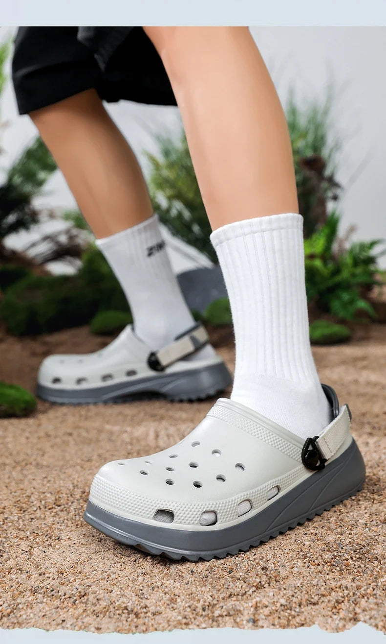 Casual Clogs Men 2026 New Trendy Summer Beach Sandals for Men Thick-bottom EVA Garden Shoes Closed-toe Fashion Slippers for Men