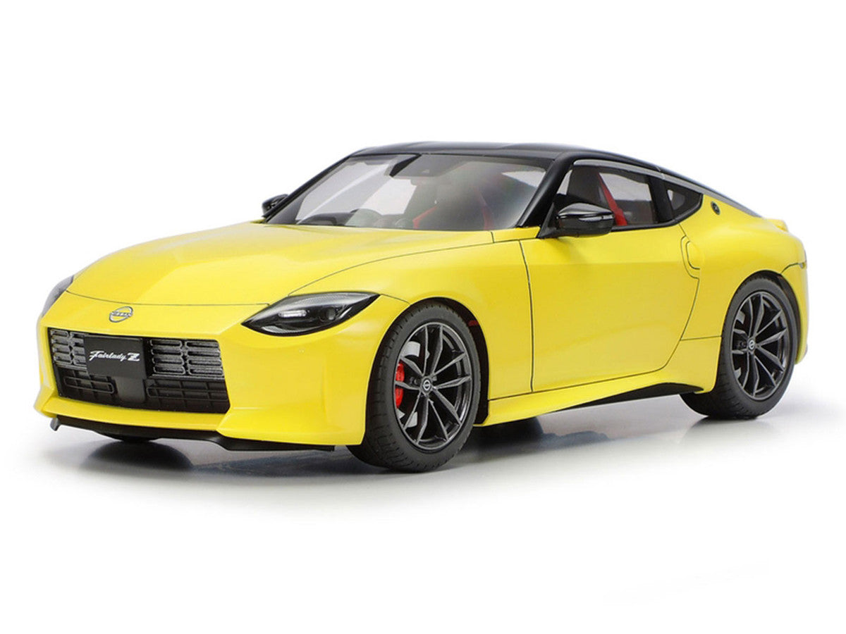 Model Kit Nissan Fairlady Z (RZ34) 1/24 Scale Model by Tamiya