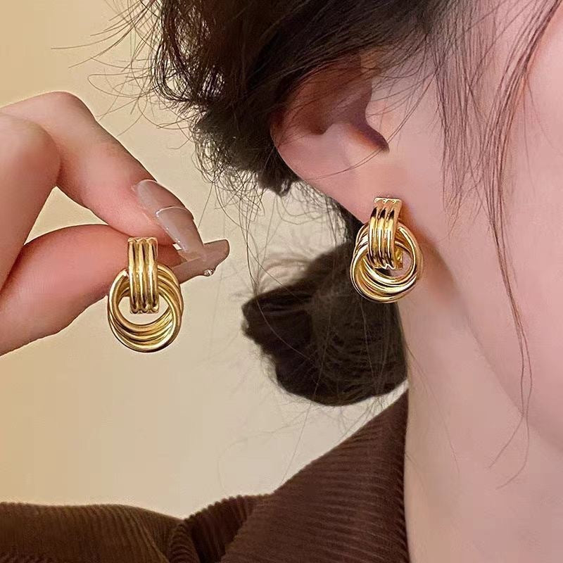 Exaggerated Geometry Earrings Metal Winding Twist Stud Earrings