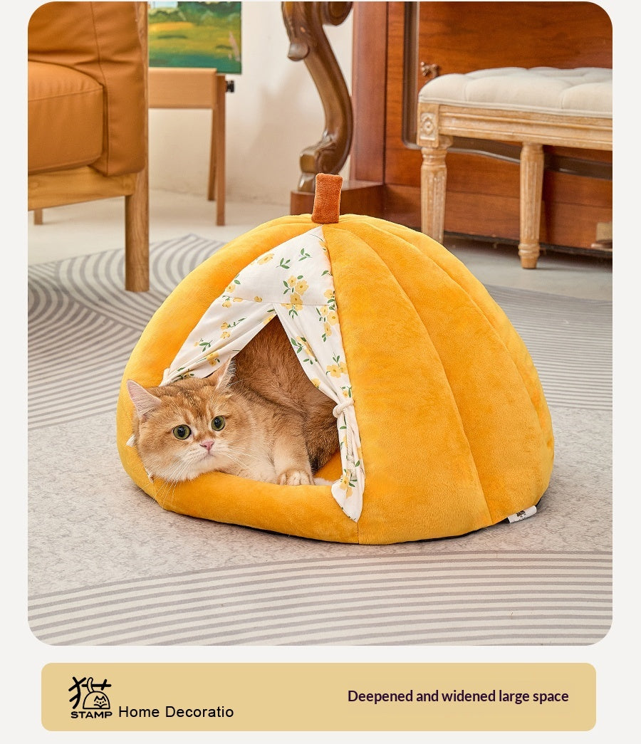 Pumpkin-shaped Cat Bed